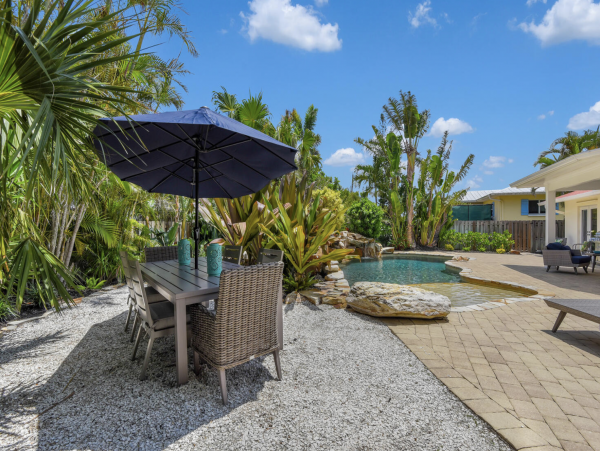 Naples Vacation Home With Private Pool Short Walk To Beach